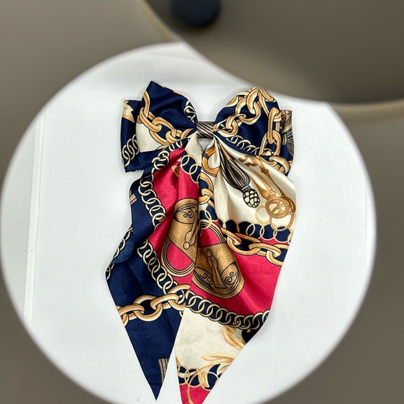 Accessories - NWOT fashionable bow scarf!